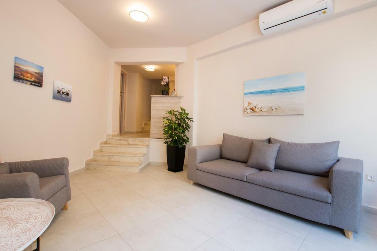 Porfyris Studios And Apartments Karpathos Town  Exterior photo